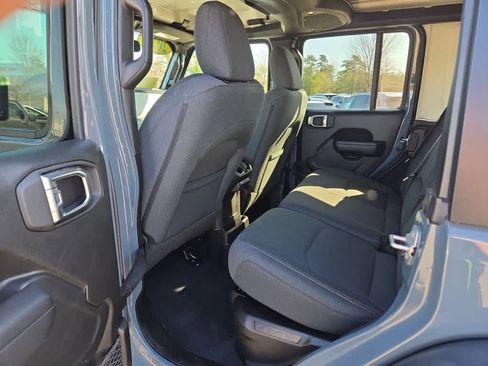 Used 2024 Jeep Wrangler Willys image 21