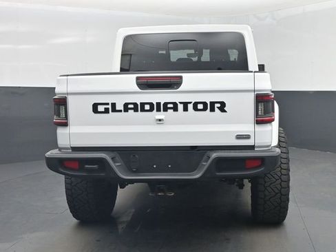 Used 2020 Jeep Gladiator Overland image 11