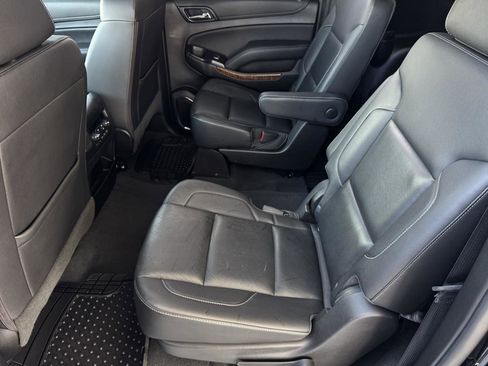 Used 2020 Chevrolet Suburban Premier image 18