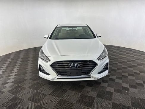 Used 2019 Hyundai Sonata SE FWD image 2