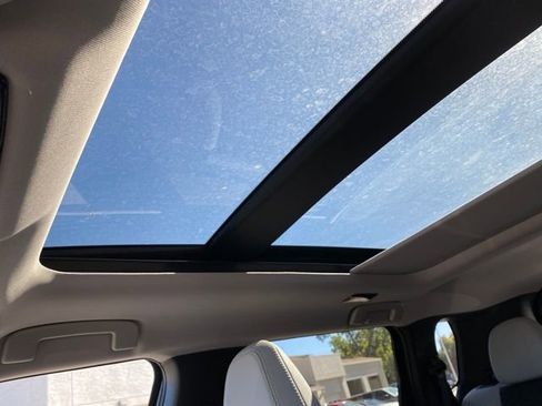 New 2025 Mitsubishi Outlander SE image 24