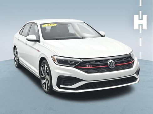 Used 2019 Volkswagen Jetta GLI FWD image 3