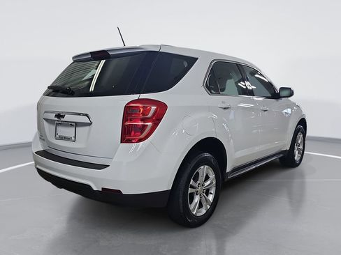 Used 2017 Chevrolet Equinox LS FWD image 3