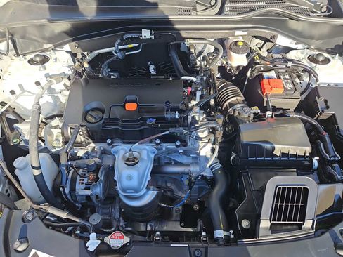 Certified 2025 Honda HR-V LX image 30