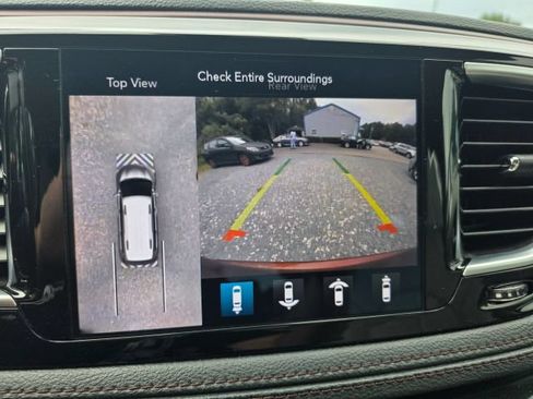 Used 2019 Chrysler Pacifica Limited w/ Advanced Safetytec Group FWD image 17