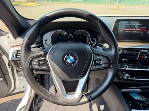 Used 2019 BMW 530e RWD image 21