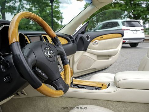 Used 2005 Lexus SC 430 Convertible RWD image 51