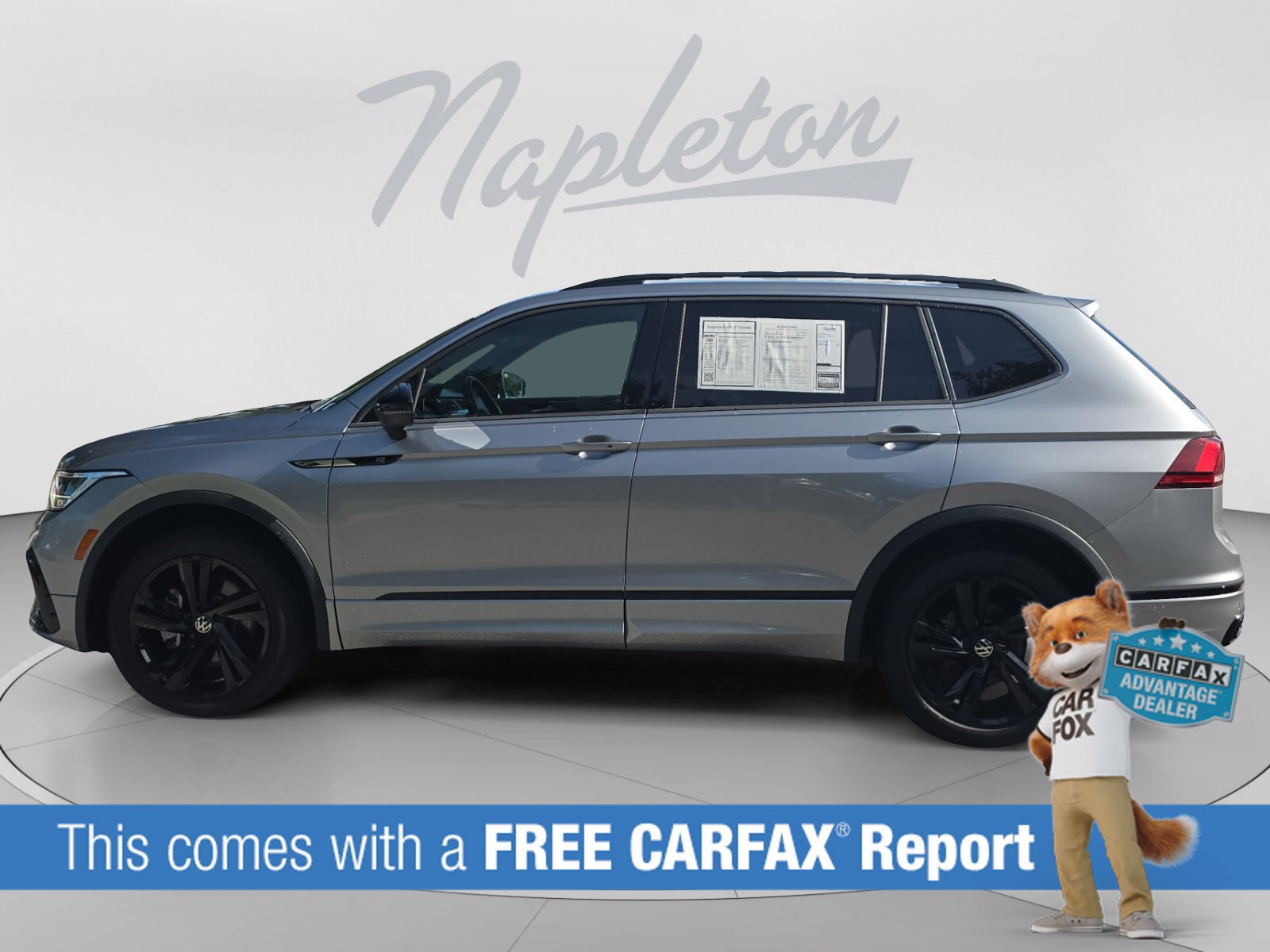 Used 2024 Volkswagen Tiguan SE R-Line AWD/4WD image 2