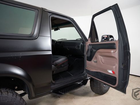 Used 1996 Ford Bronco Eddie Bauer image 27