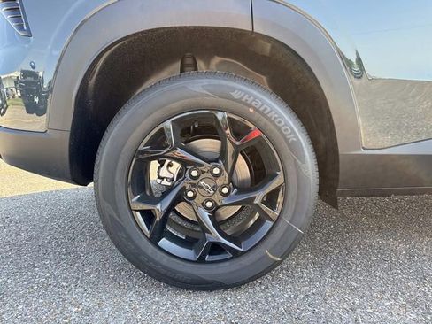 New 2026 Chevrolet Trax LT w/ Driver Confidence Package image 9