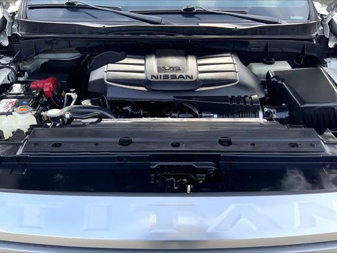 Used 2021 Nissan Titan Platinum Reserve w/ Moonroof Package AWD/4WD image 31