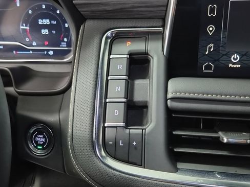 Used 2024 GMC Yukon SLT w/ SLT Luxury Package image 33