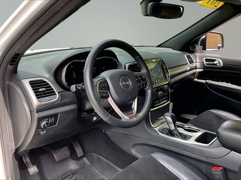 Used 2019 Jeep Grand Cherokee Altitude AWD/4WD image 30