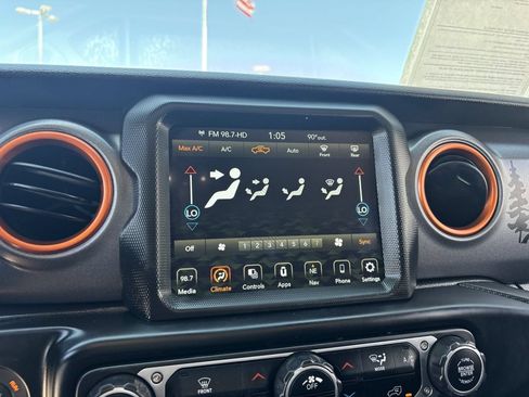 Used 2023 Jeep Gladiator Mojave w/ Trailer Tow Package AWD/4WD image 25
