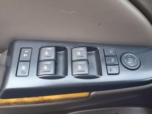 Used 2017 GMC Yukon Denali w/ Open Road Package image 12