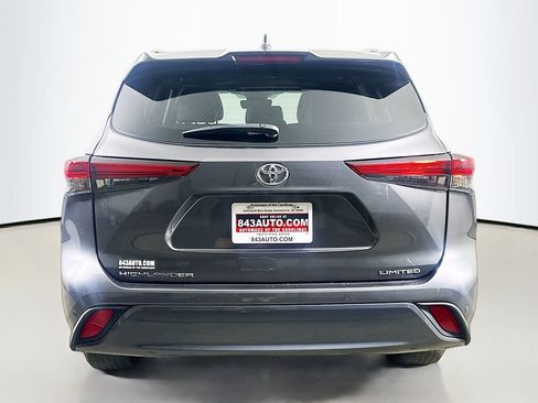 Used 2023 Toyota Highlander Limited FWD image 6