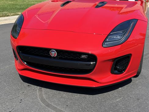 Used 2020 Jaguar F-TYPE Checkered Flag image 11
