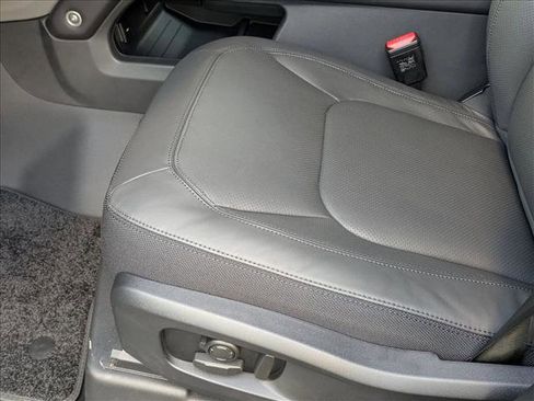 New 2026 Land Rover Defender 110 V8 image 4