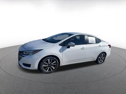 Used 2025 Nissan Versa SV image 8