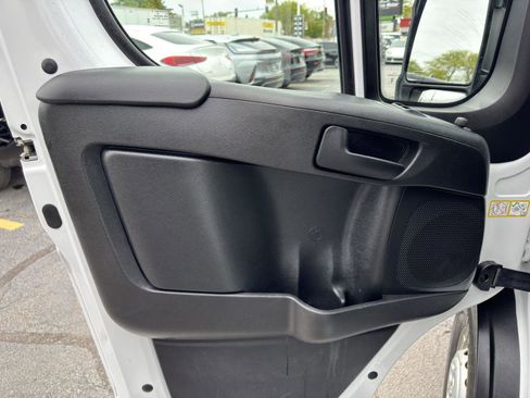 Used 2025 RAM ProMaster 2500 w/ Convenience Group FWD image 17