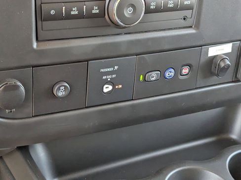 New 2025 GMC Savana 3500 w/ Power Convenience Package RWD image 28
