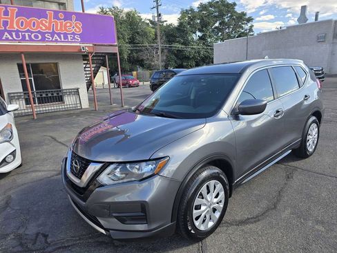 Used 2020 Nissan Rogue S image 2