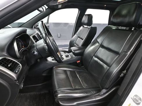 Used 2018 Jeep Grand Cherokee Overland AWD/4WD image 27