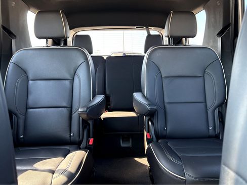 Used 2022 Chevrolet Traverse Premier w/ Redline Edition image 8