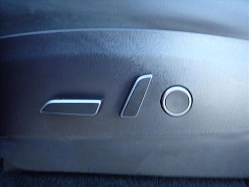 Used 2023 Tesla Model Y Performance image 13