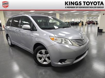 Used 2017 Toyota Sienna LE