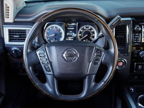 Used 2018 Nissan Titan Platinum Reserve image 28