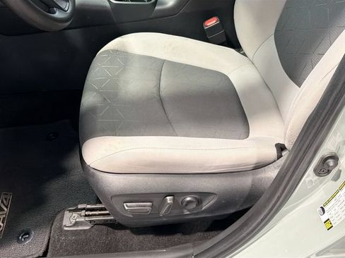 Used 2023 Toyota RAV4 XLE AWD/4WD image 16