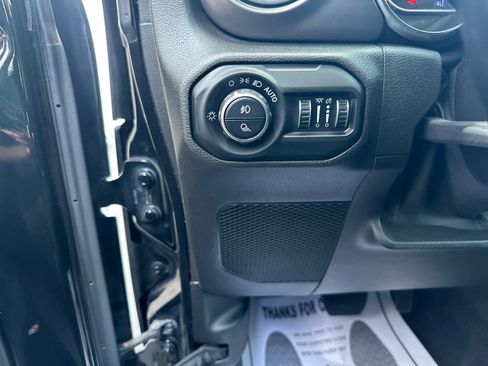 Used 2021 Jeep Gladiator Sport image 15