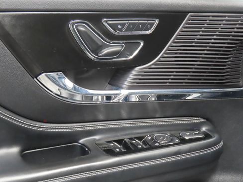 Used 2022 Lincoln Corsair Reserve FWD image 10