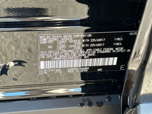 New 2025 Toyota RAV4 XLE image 28