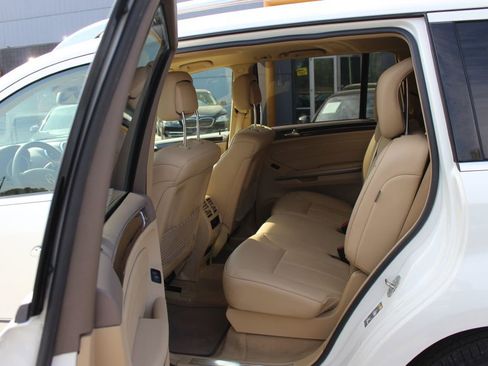 Used 2012 Mercedes-Benz GL 450 4MATIC image 12