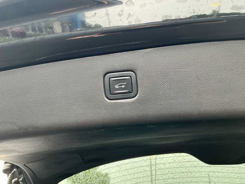 Used 2023 Chevrolet Blazer LT FWD image 32