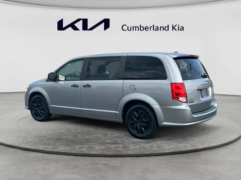 Used 2019 Dodge Grand Caravan SE w/ UConnect Hands-Free Group FWD image 3