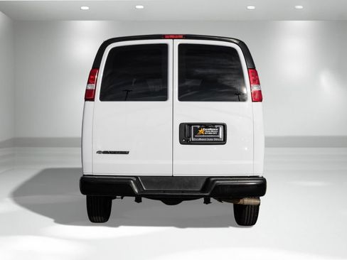 Used 2022 Chevrolet Express 2500 Extended w/ Driver Convenience Package image 7