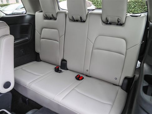 Certified 2024 Nissan Pathfinder SL w/ SL Premium Package image 17