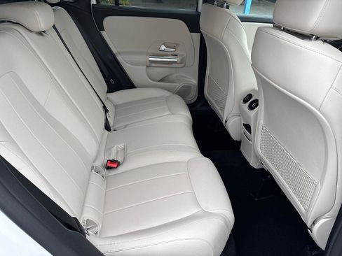 Used 2023 Mercedes-Benz GLA 250 4MATIC image 19