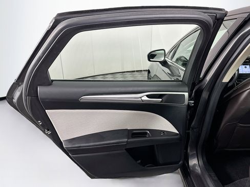 Used 2019 Ford Fusion SE w/ Equipment Group 151A image 32