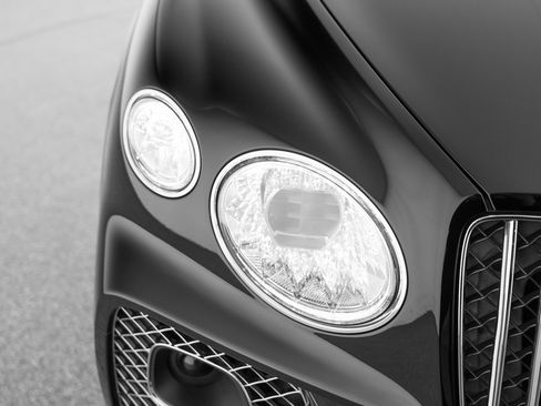 Used 2023 Bentley Bentayga Extended Wheelbase AWD/4WD image 48
