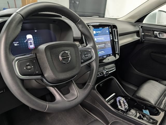 Used 2024 Volvo XC40 B5 Ultimate w/ Protection Package Premier AWD/4WD image 18
