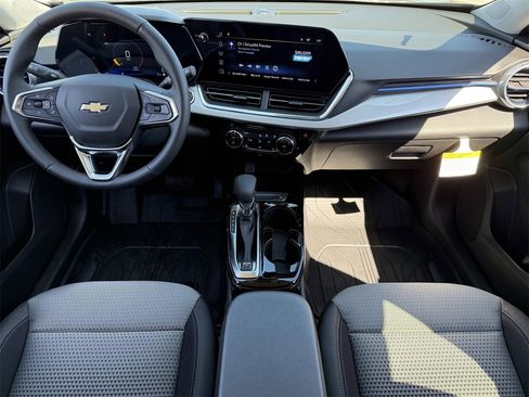 New 2026 Chevrolet Trax LT w/ Driver Confidence Package image 10