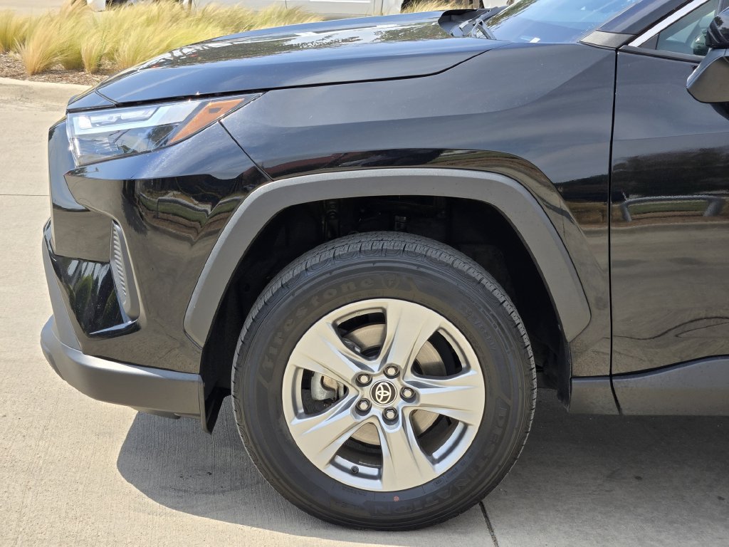 Used 2024 Toyota RAV4 XLE FWD image 7
