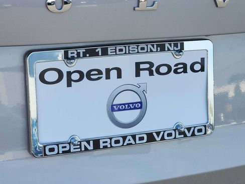 Certified 2024 Volvo XC90 B6 Plus AWD/4WD image 30