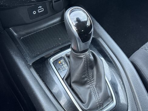 Certified 2022 Nissan Rogue Sport S image 34