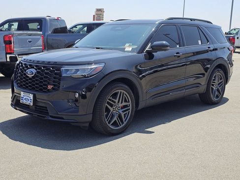 Used 2025 Ford Explorer ST w/ Sun And Sound Package AWD/4WD image 4