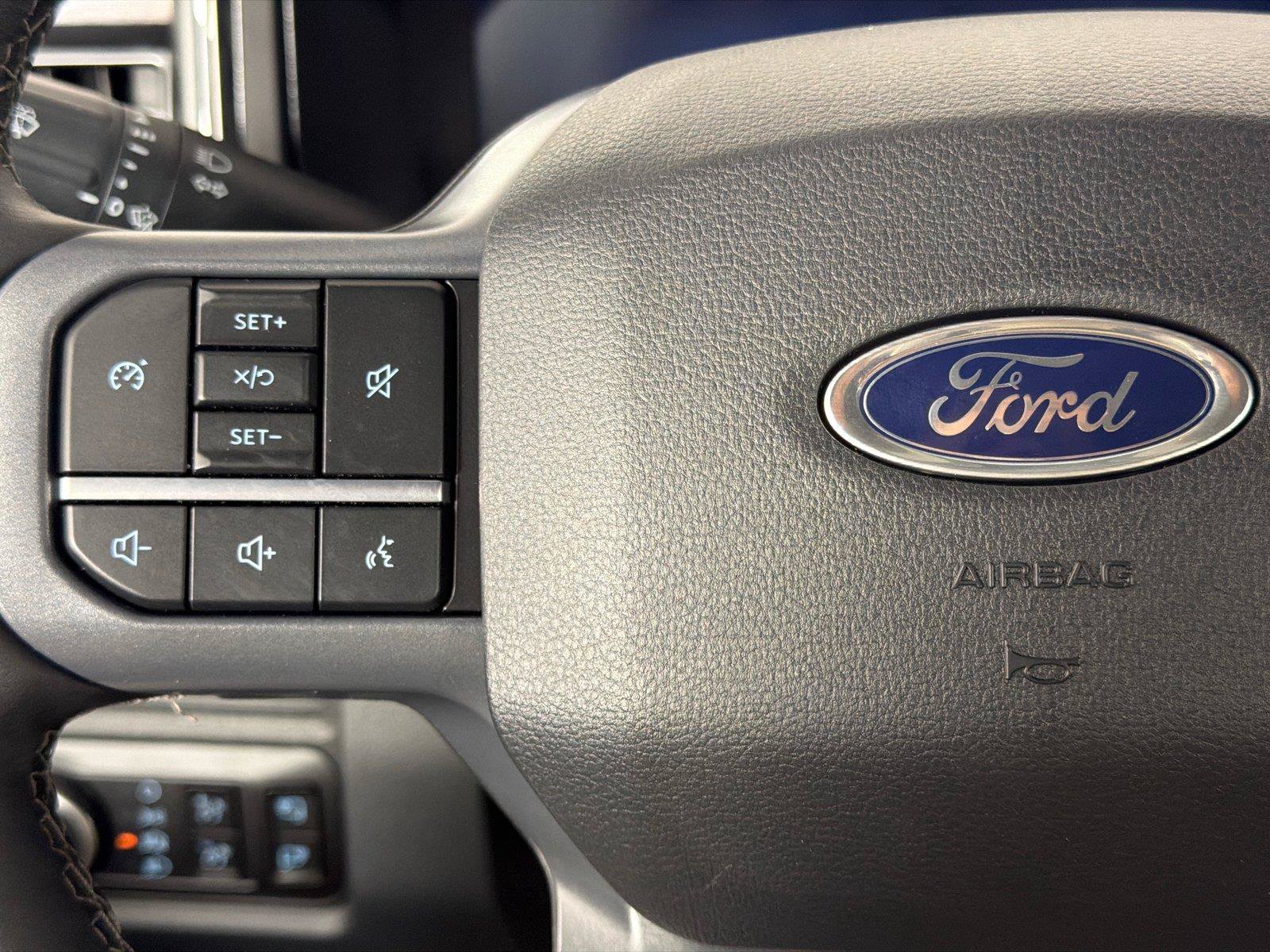 New 2026 Ford F250 Lariat w/ Black Appearance Package AWD/4WD image 29
